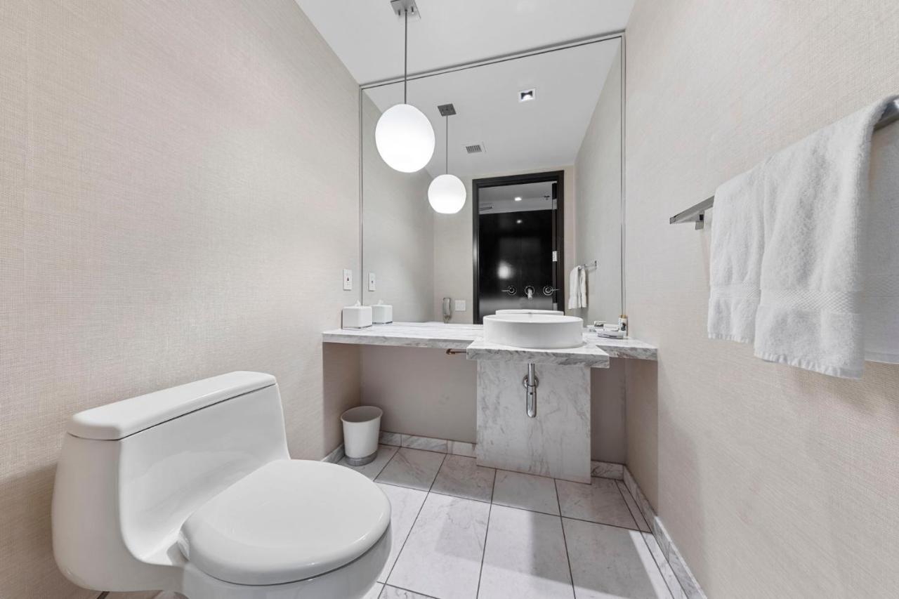 Huge Modern Luxury 17 Floor Panoramic Corner Suite With Open Balcony Las Vegas Luaran gambar