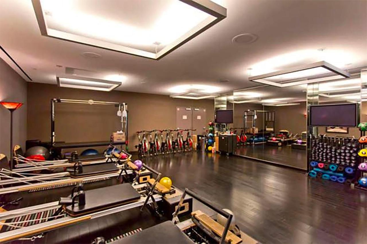 Huge Modern Luxury 17 Floor Panoramic Corner Suite With Open Balcony Las Vegas Luaran gambar