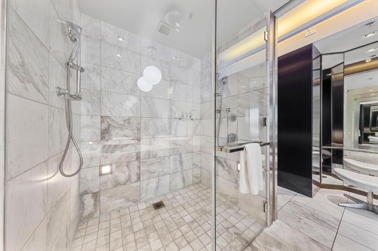 Huge Modern Luxury 17 Floor Panoramic Corner Suite With Open Balcony Las Vegas Luaran gambar