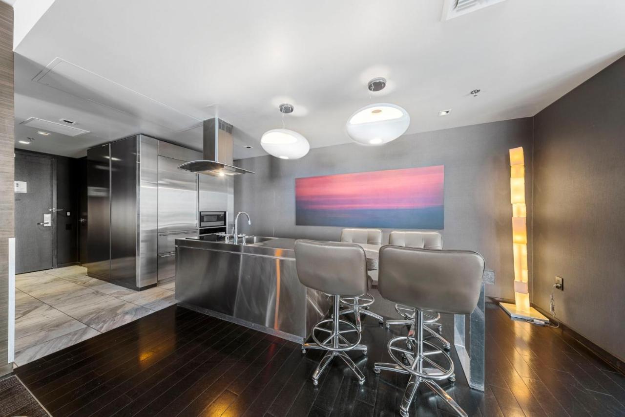 Huge Modern Luxury 17 Floor Panoramic Corner Suite With Open Balcony Las Vegas Luaran gambar