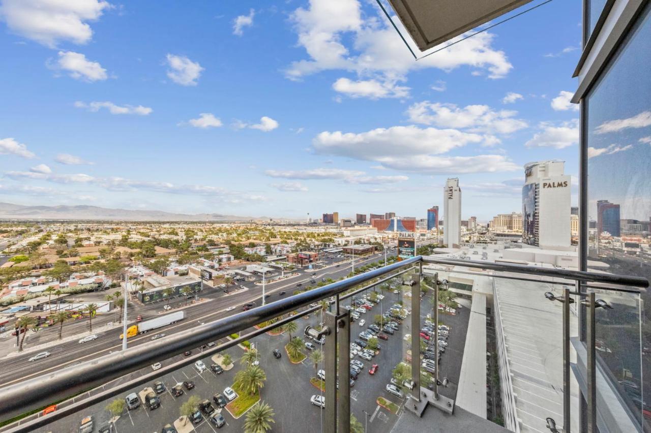 Huge Modern Luxury 17 Floor Panoramic Corner Suite With Open Balcony Las Vegas Luaran gambar