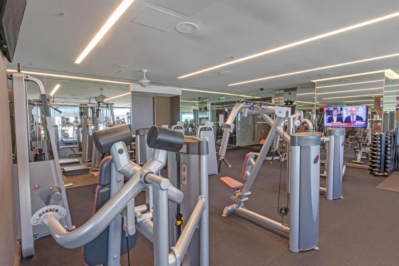 Huge Modern Luxury 17 Floor Panoramic Corner Suite With Open Balcony Las Vegas Luaran gambar