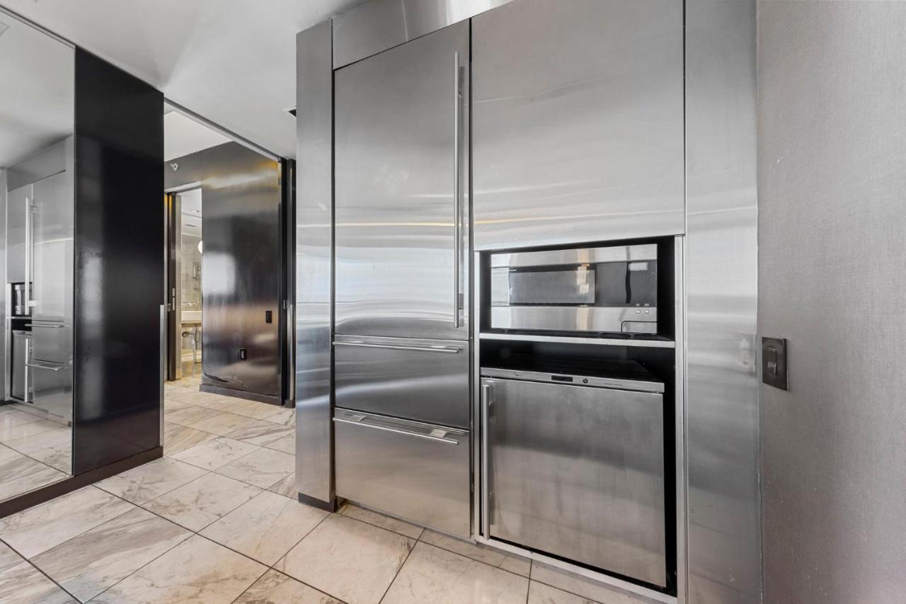 Huge Modern Luxury 17 Floor Panoramic Corner Suite With Open Balcony Las Vegas Luaran gambar