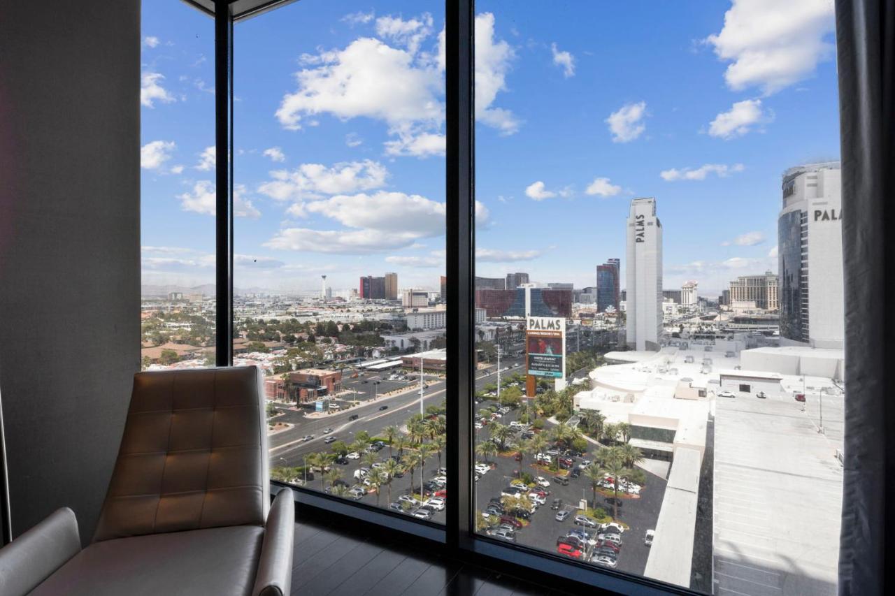 Huge Modern Luxury 17 Floor Panoramic Corner Suite With Open Balcony Las Vegas Luaran gambar