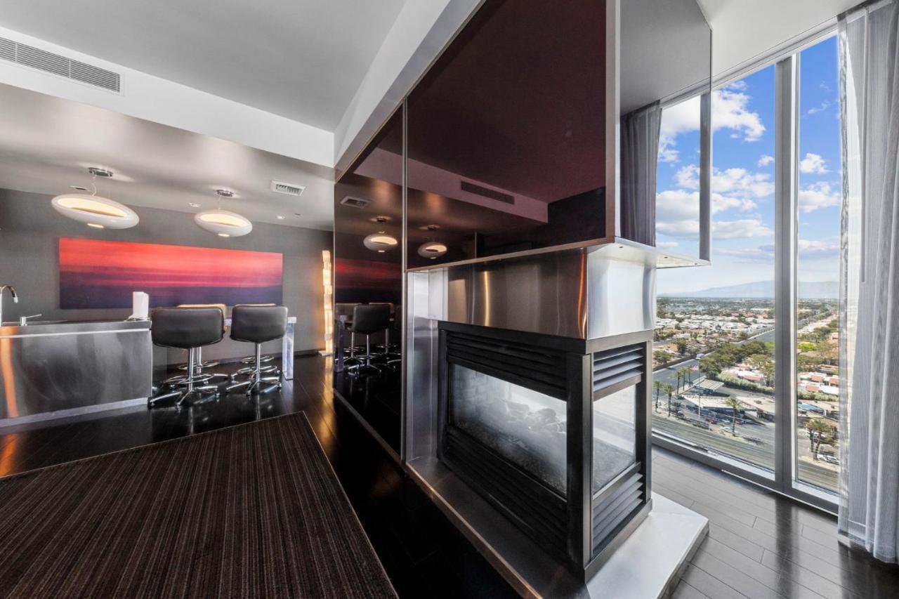 Huge Modern Luxury 17 Floor Panoramic Corner Suite With Open Balcony Las Vegas Luaran gambar